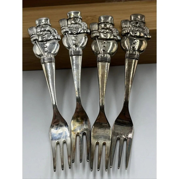 4 Snowman Silverplated hors d’oeuvre Forks By International Silver Co. 5 1/2” - Picture 1 of 9